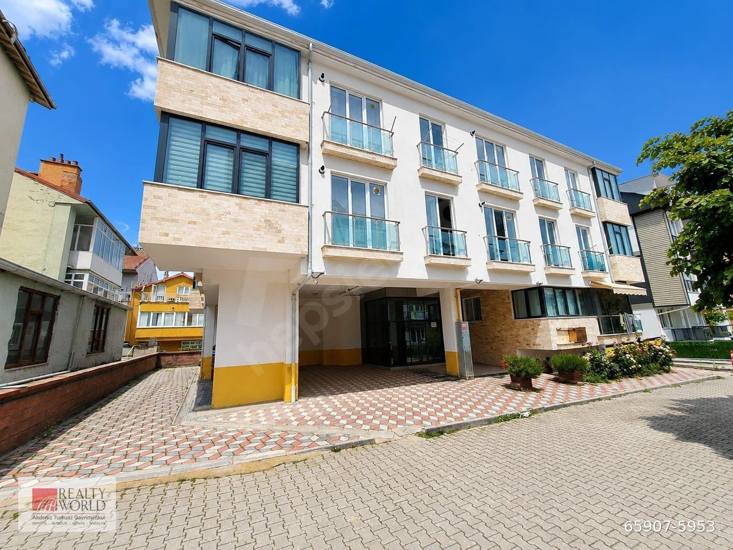 ISPARTA SERMET MAHALLESİNDE GENİŞ 2+1 SATILIK APART