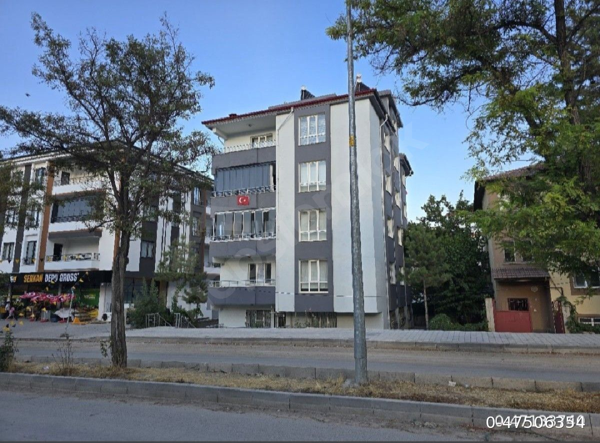 SİTE CADDESİNDE 4+1 SATILIK DAİRE