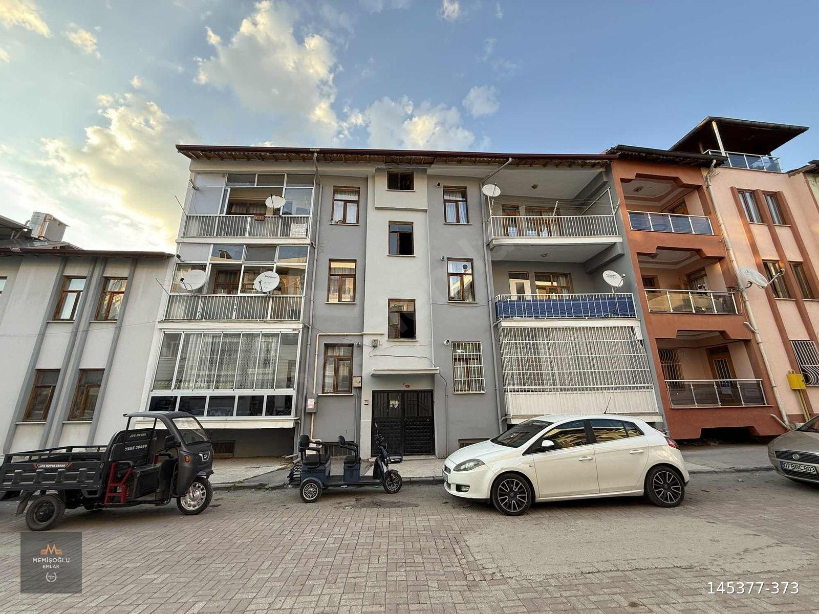 MEMİŞOĞLU EMLAK'TAN SATILIK ALPTEKİN KARŞISINDA 1.KAT 3+1 DAİRE