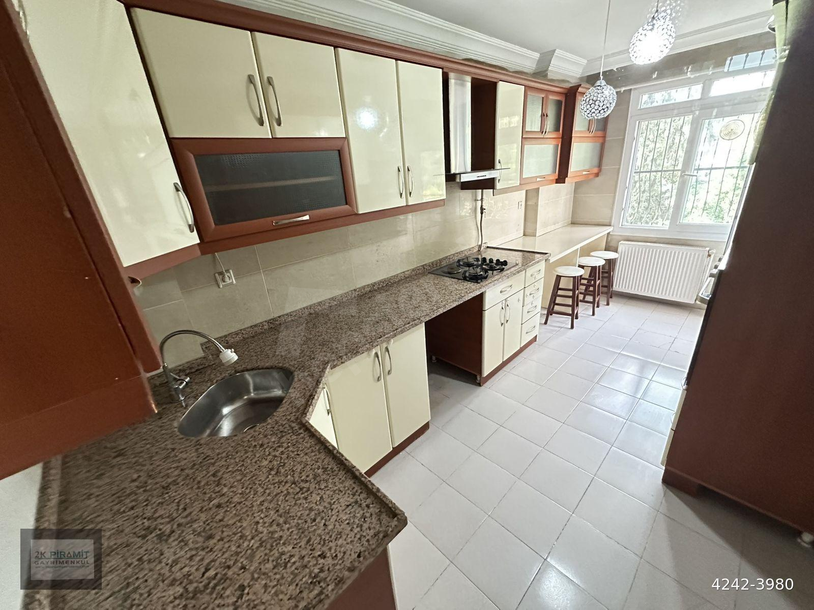 REŞATBEY’de AZ KATLI BİNADA KİRALIK KAPALI MUTFAK 3+1+K 160 m2 EKSTRALI TEMİZ FERAH DAİRE !!!