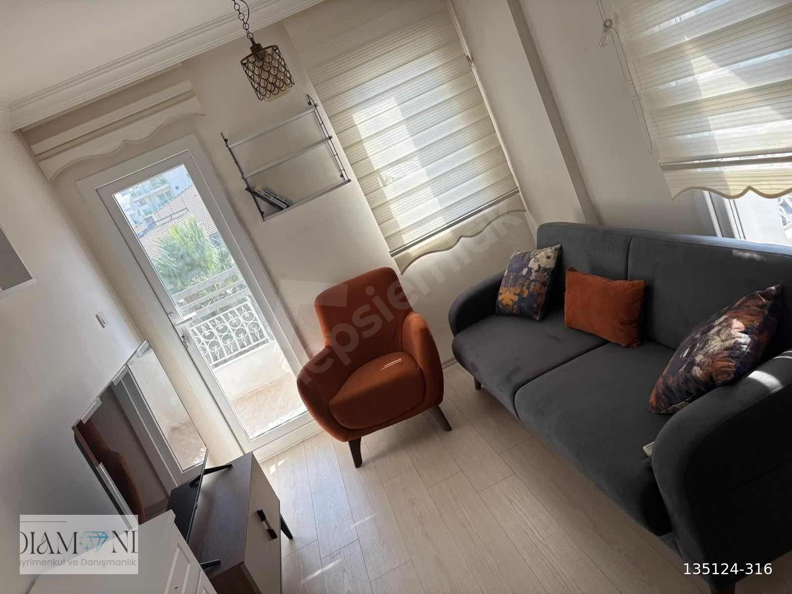 MARMARİS SİTELER DENİZE YAKIN KAPALI MUTFAK STUDYO SATILIK DAİRE