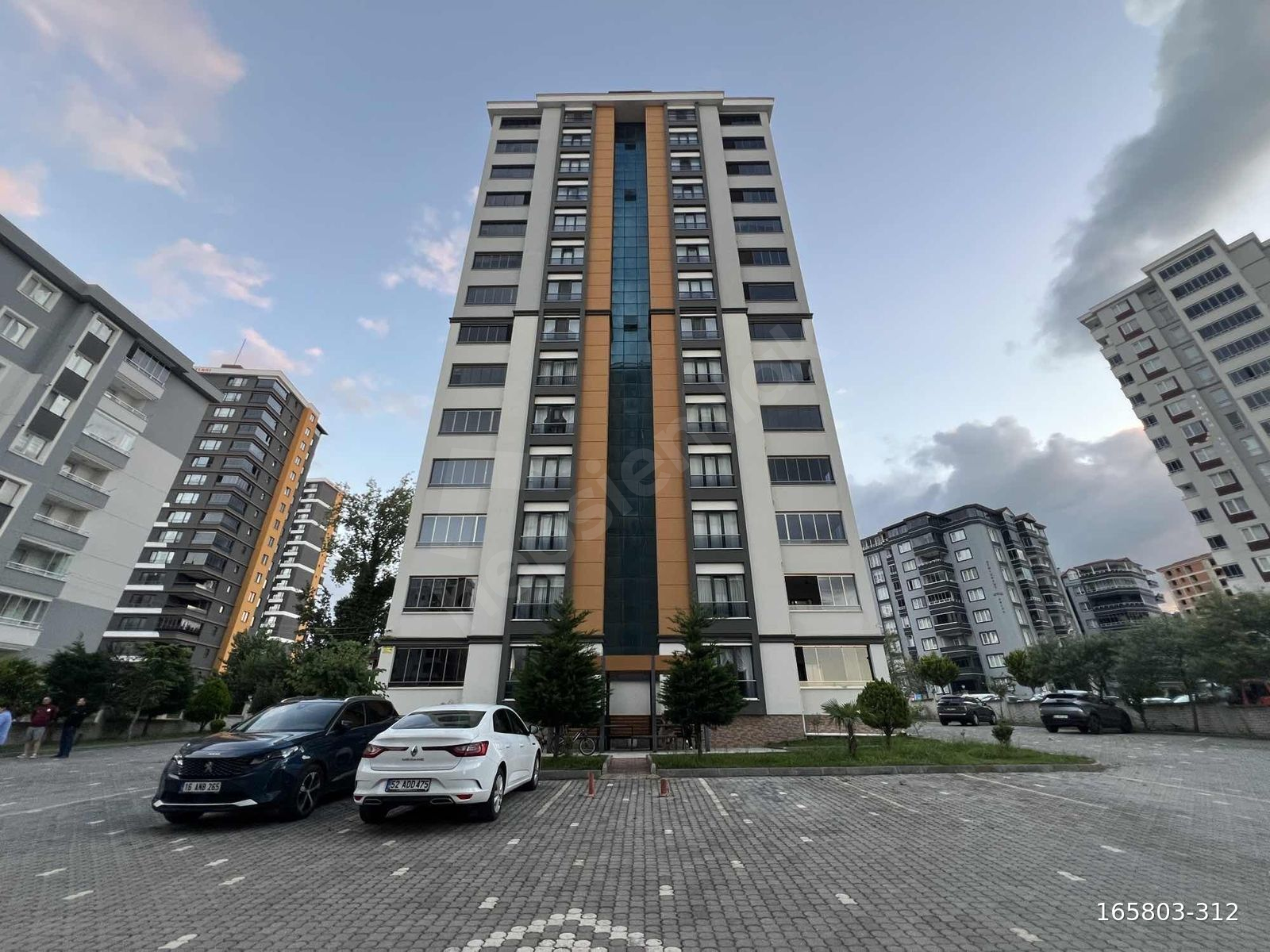 CİHANGİR EMLAKTAN DOLUNAYDA LÜKS DAİRE