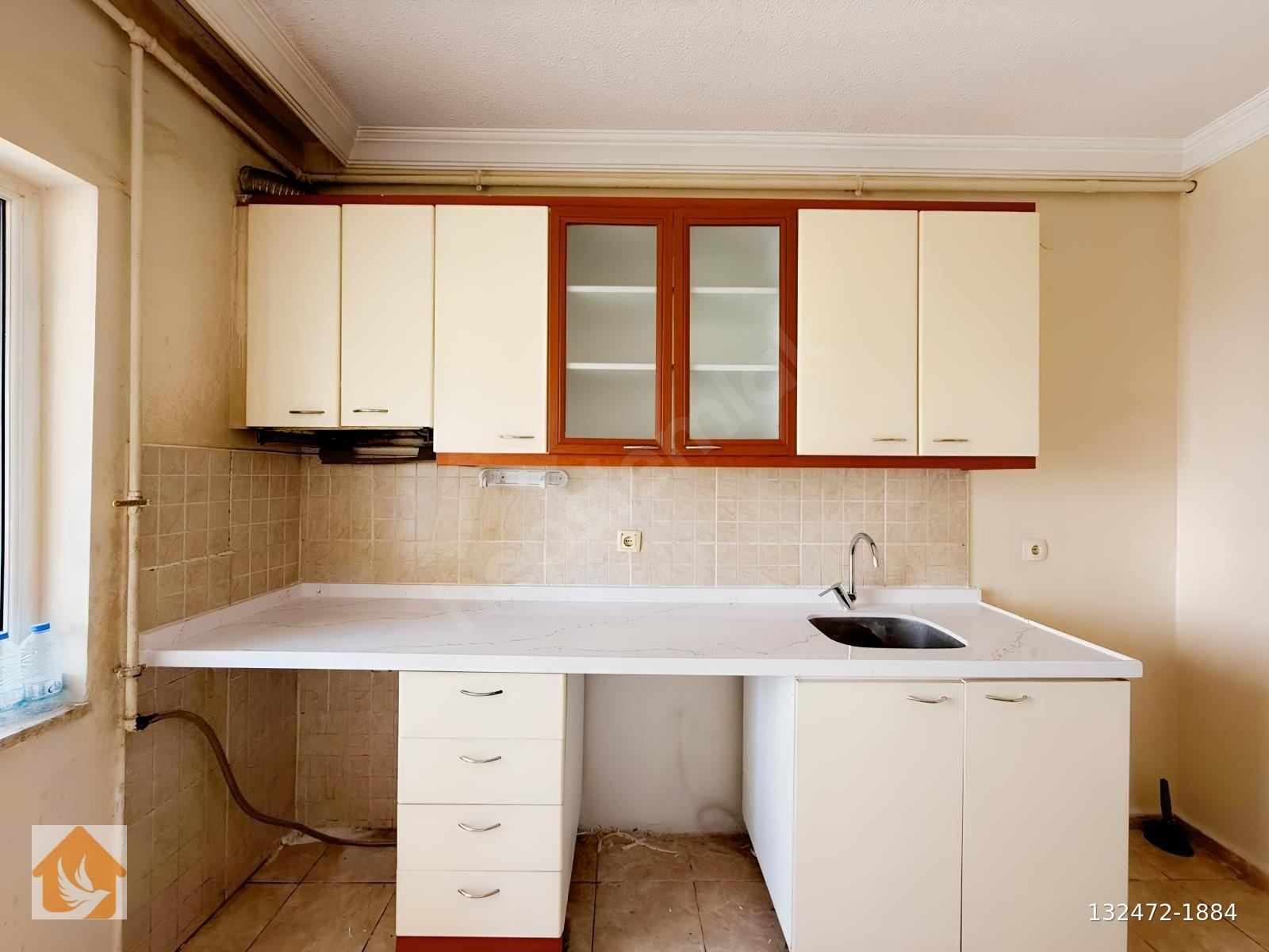 MEVLANA SİTESİNDE MEMURLARIN BLOĞUNDA KİRALIK DAİRE
