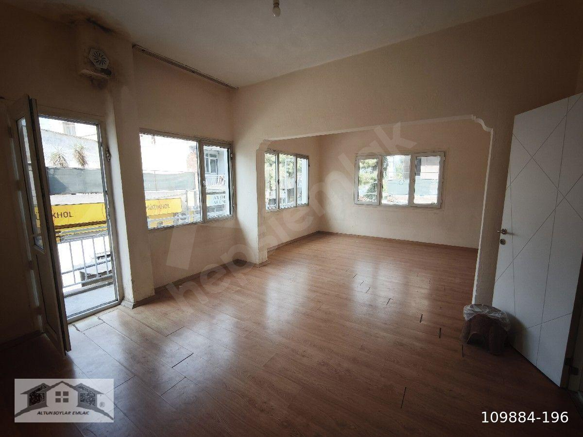 Bornova Işıkkent Egemenlik Mahallesi'nde Kiralık Geniş İçi Yapılı 2+1 Daire....