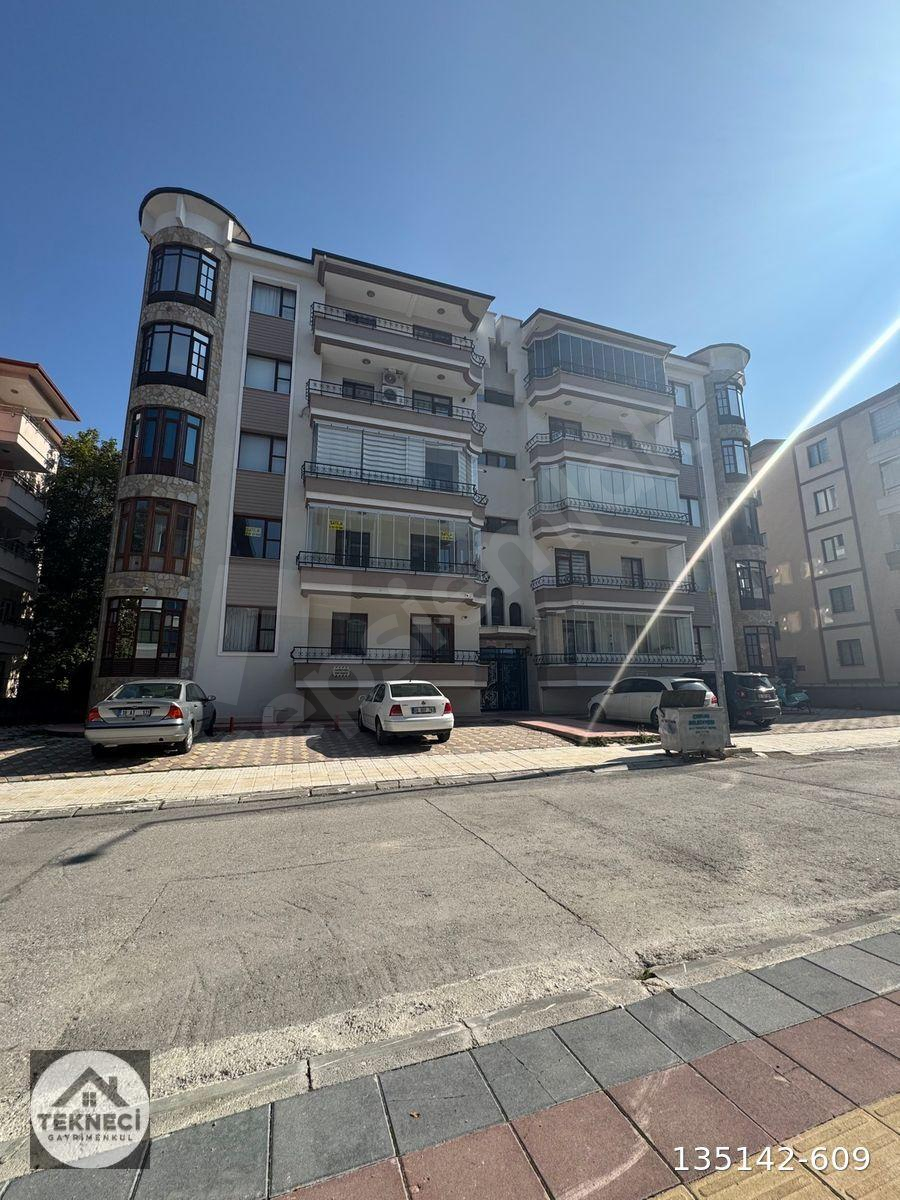 ILICA CADDESİ YANI STAD SOKAKTA 4+1 ARA KAT SATILIK DAİRE