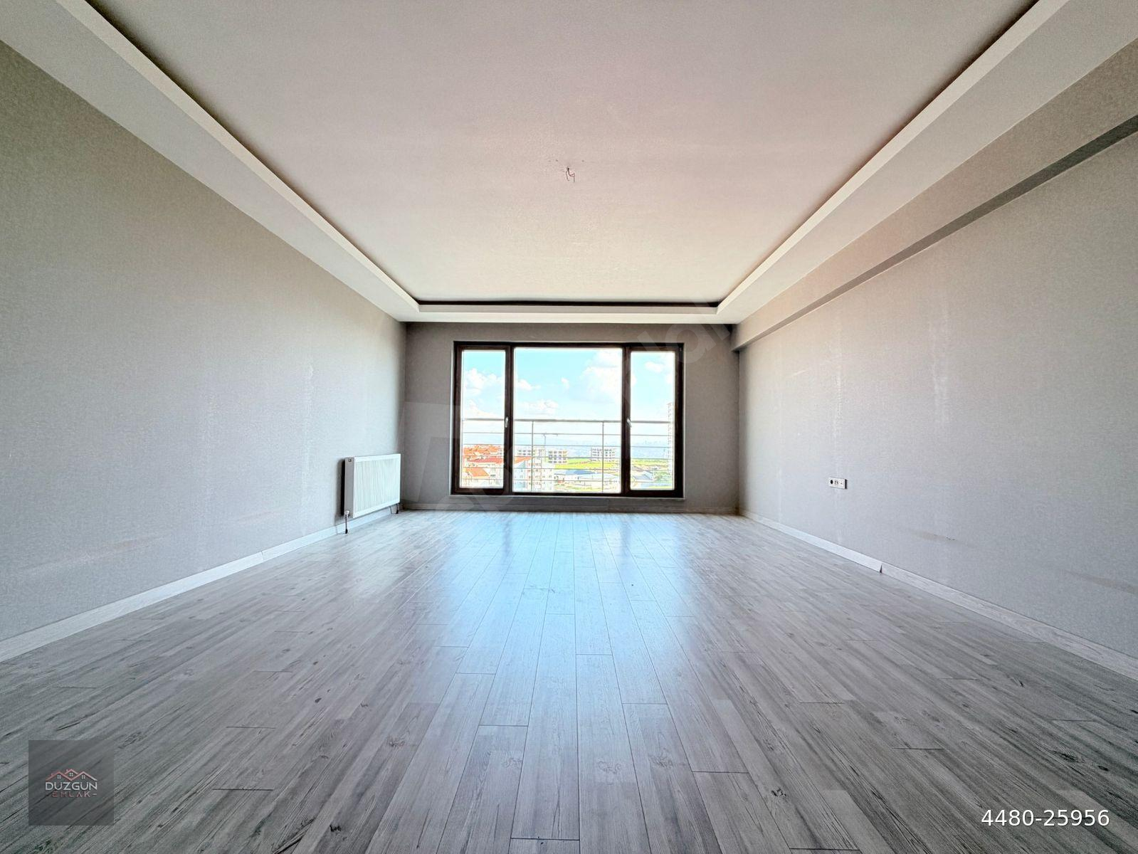 DÜZGÜN EMLAK'TAN SEÇKİN SİTEDE K.OTOPARKLI LÜX YAPILI 4+1 GENİŞ DAİRE