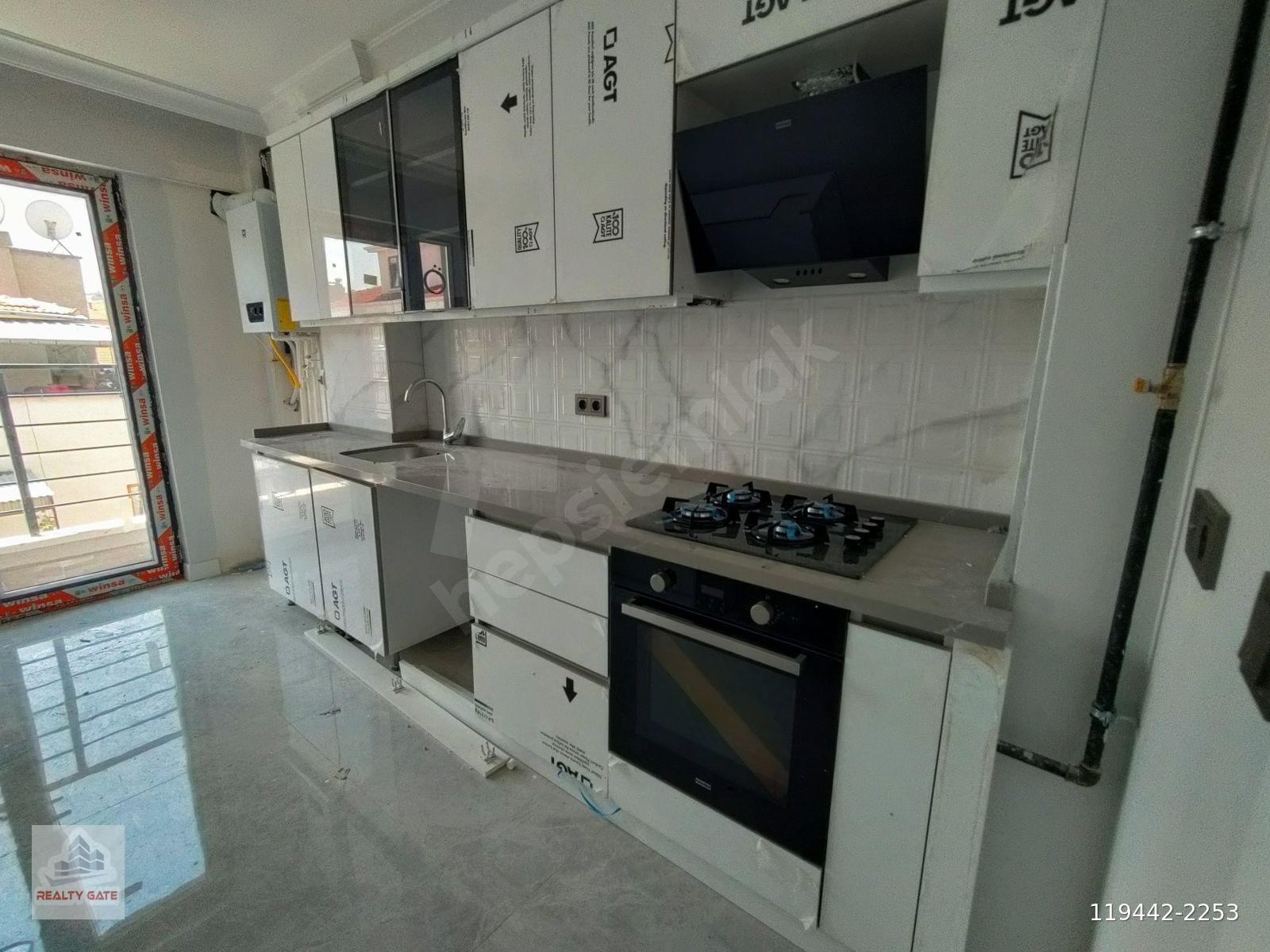 AYDINLIKEVLER'DE YERDEN ISITMALI FULL YAPILI SIFIR SATILIK DAİRE