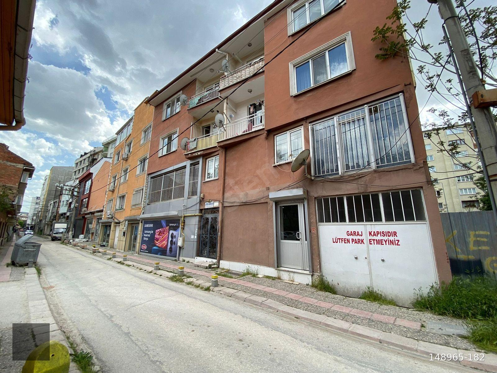 ÇIRAĞAN EMLAK'TAN SAKARYA 1 CADDESİ HALKBANK ARASINDA 3+1 DAİRE