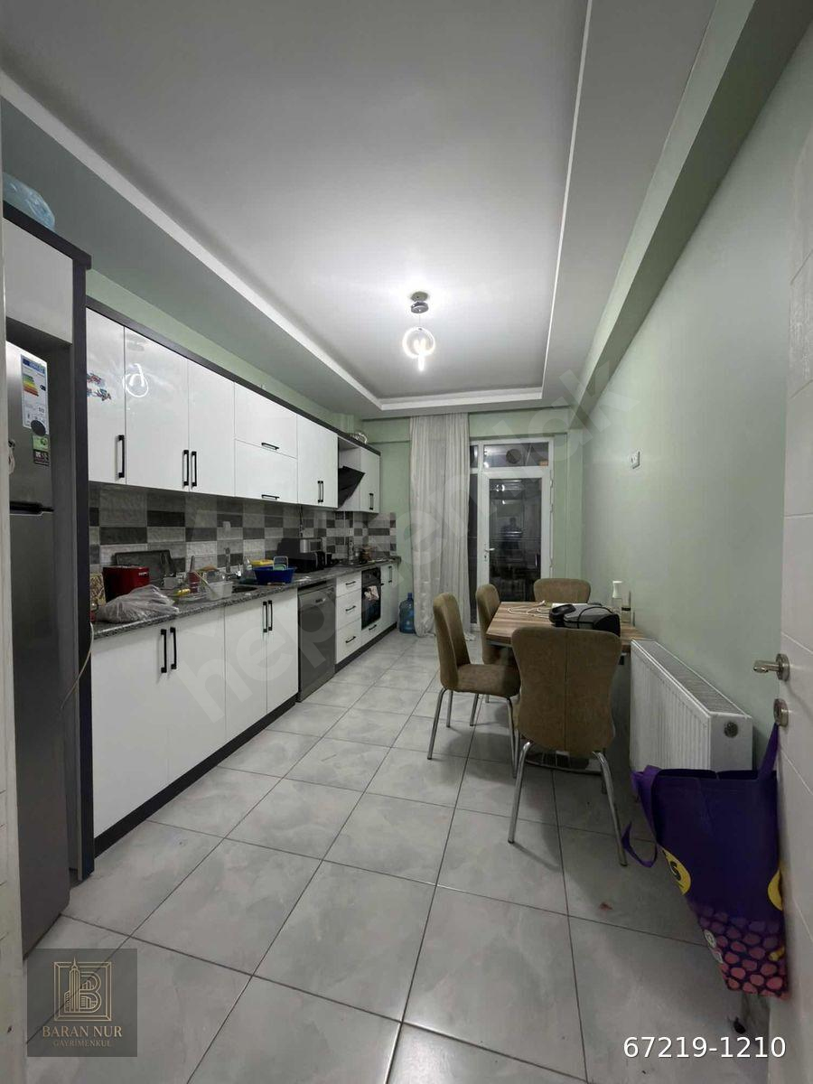 EMİRGAZİ MAH. SATILIK 3+1 / ARA KAT / K.OTOPARKLI / 170 M2 DAİRE