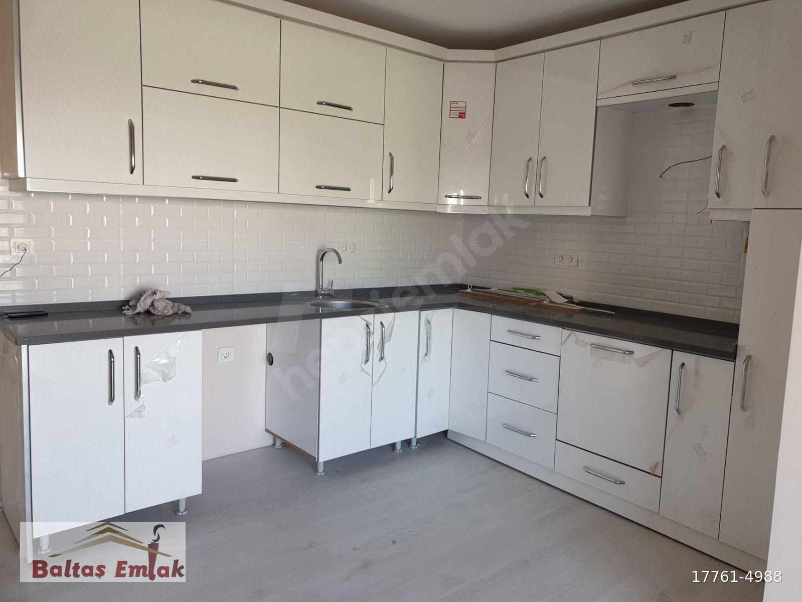 KİRALIK MERKEZİ KONUMDA ARA KAT DAİRE