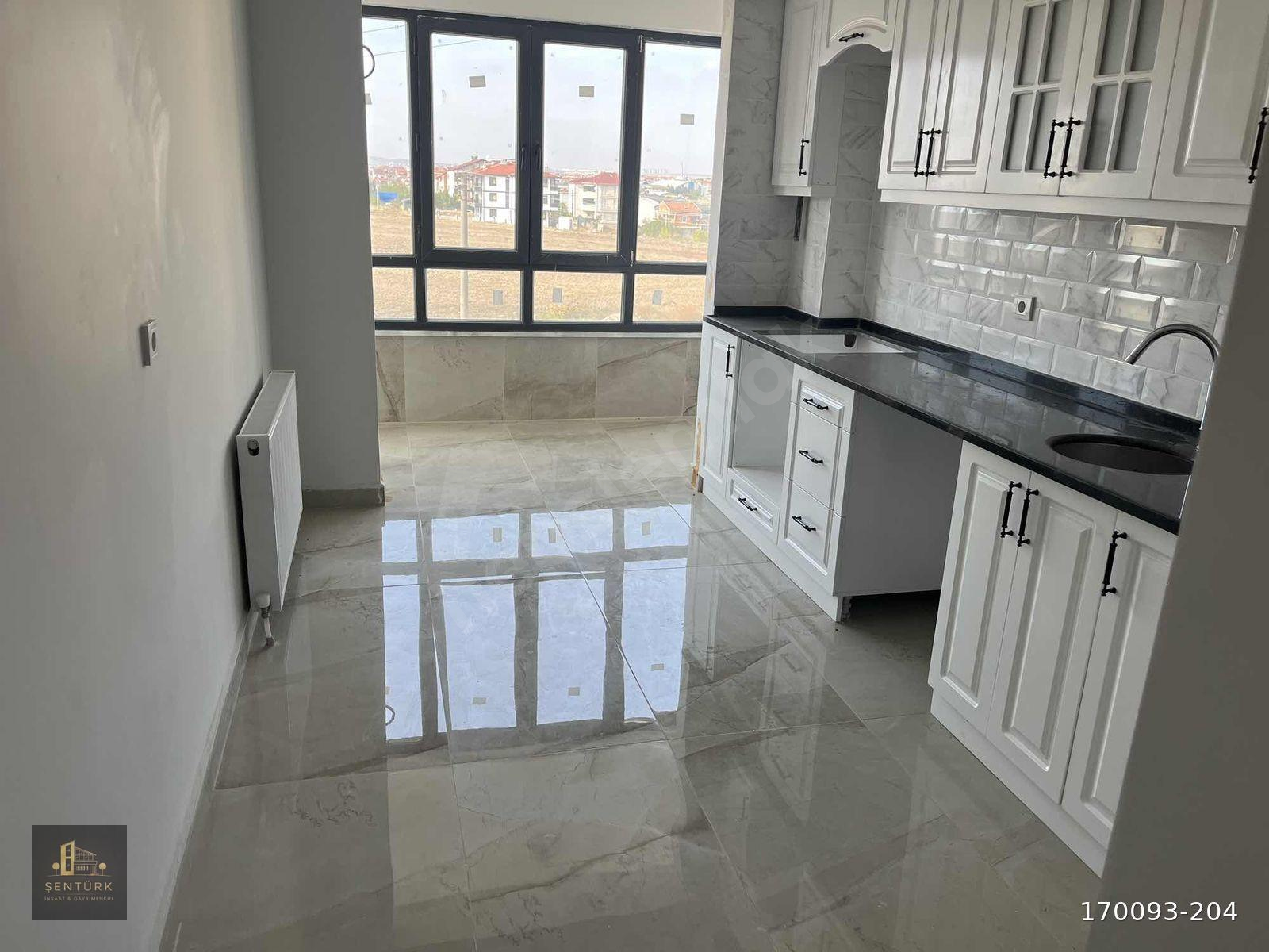 RUMELİDE SİTE SIFIR 2+1 90M2 ARAKAT DOĞU GÜNEY CEPHE