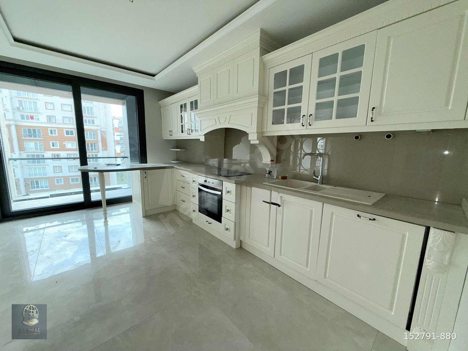 GOLDEN LİFE ARAKAT 3,5+1 BOŞ CADDE CEPHE