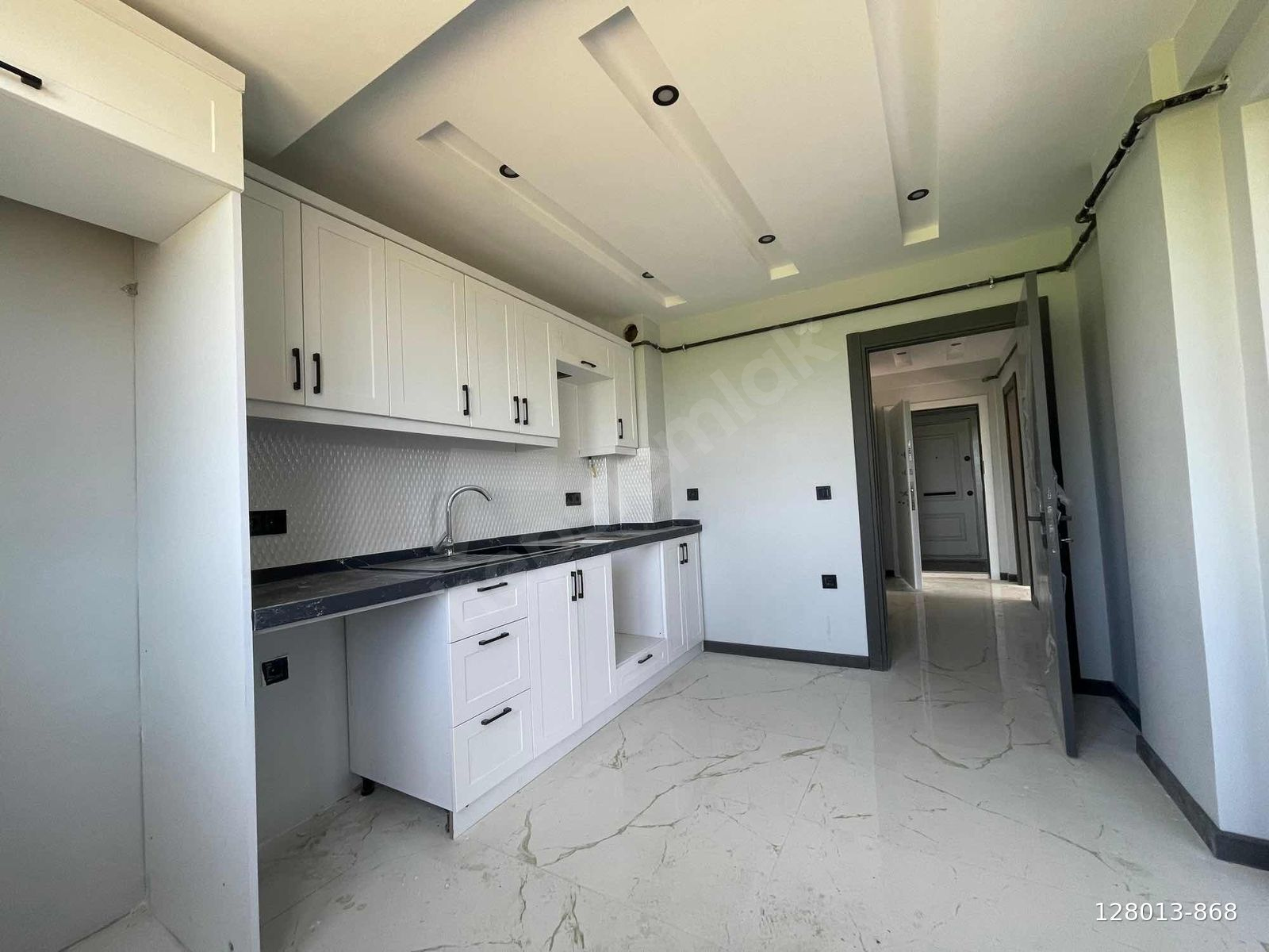 ATAKUMDA SALON MURFAK AYRI EBEVEYN BANYOLU CAMBALKONLU DAİRE