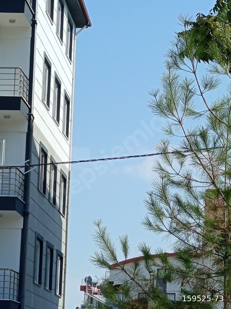 Burdur Adliyesinin alt sokağında, Yeni hastaneye yakın 1+1 EŞYALI Satılık Apart