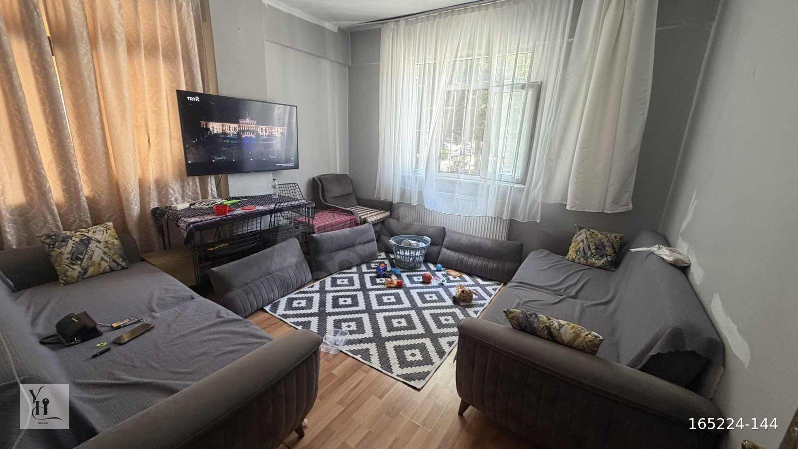 GÖZTEPE KÖPRÜ YAKINI ARAKAT YATIRIMLIK OTURUMLUK GENİŞ M2