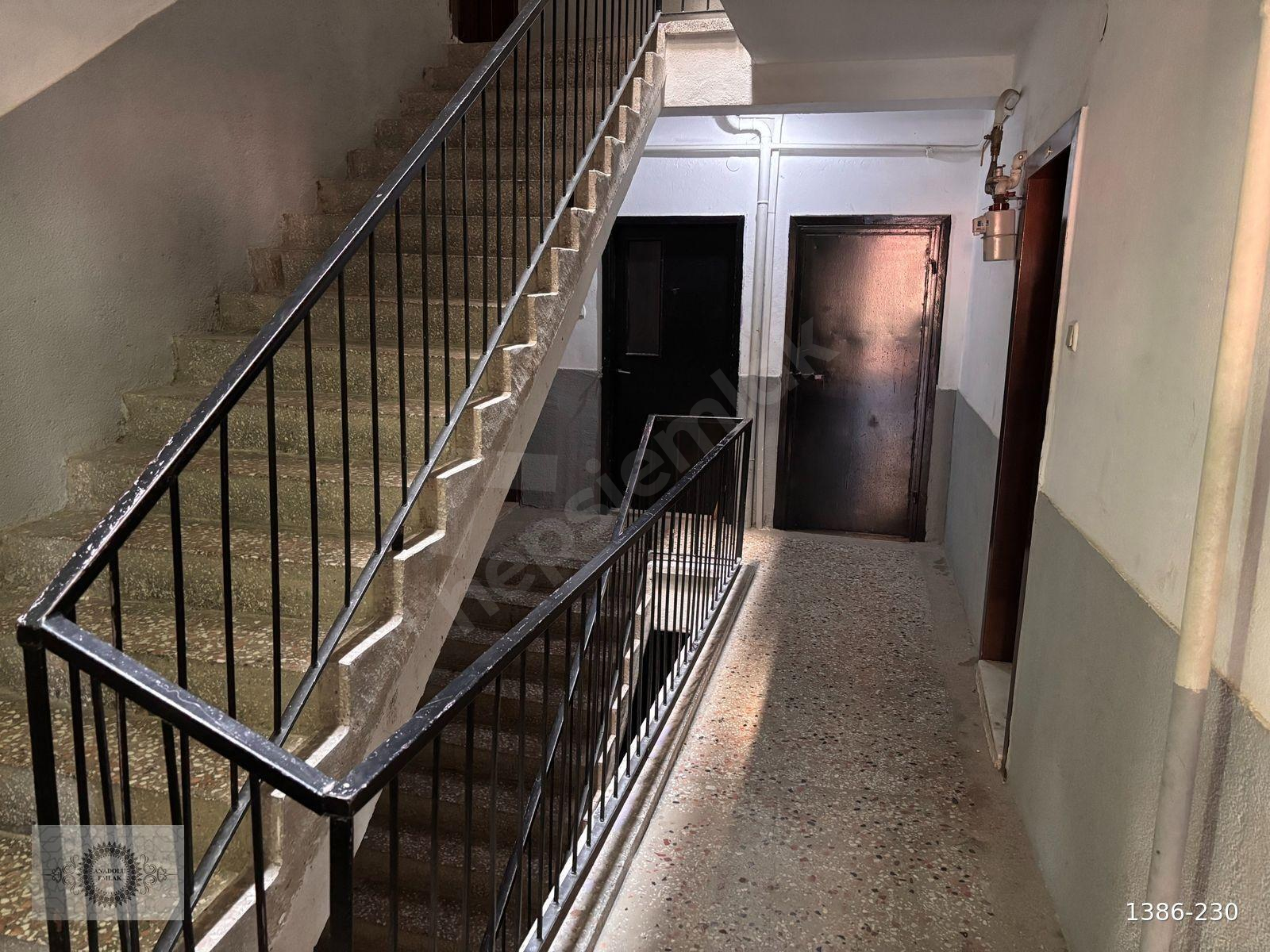 ANADOLU'DAN 520 SOKAK TA 1.KAT MUTFAK VE BANYO YAPILACAK G-BATI