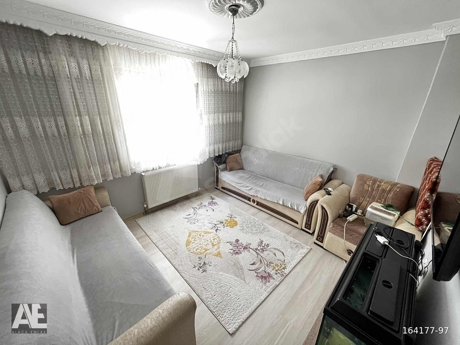 ŞEHİTLER ORTA OKULU MEVKİİ KATTA ASANSÖRLÜ SATILIK DAİRE