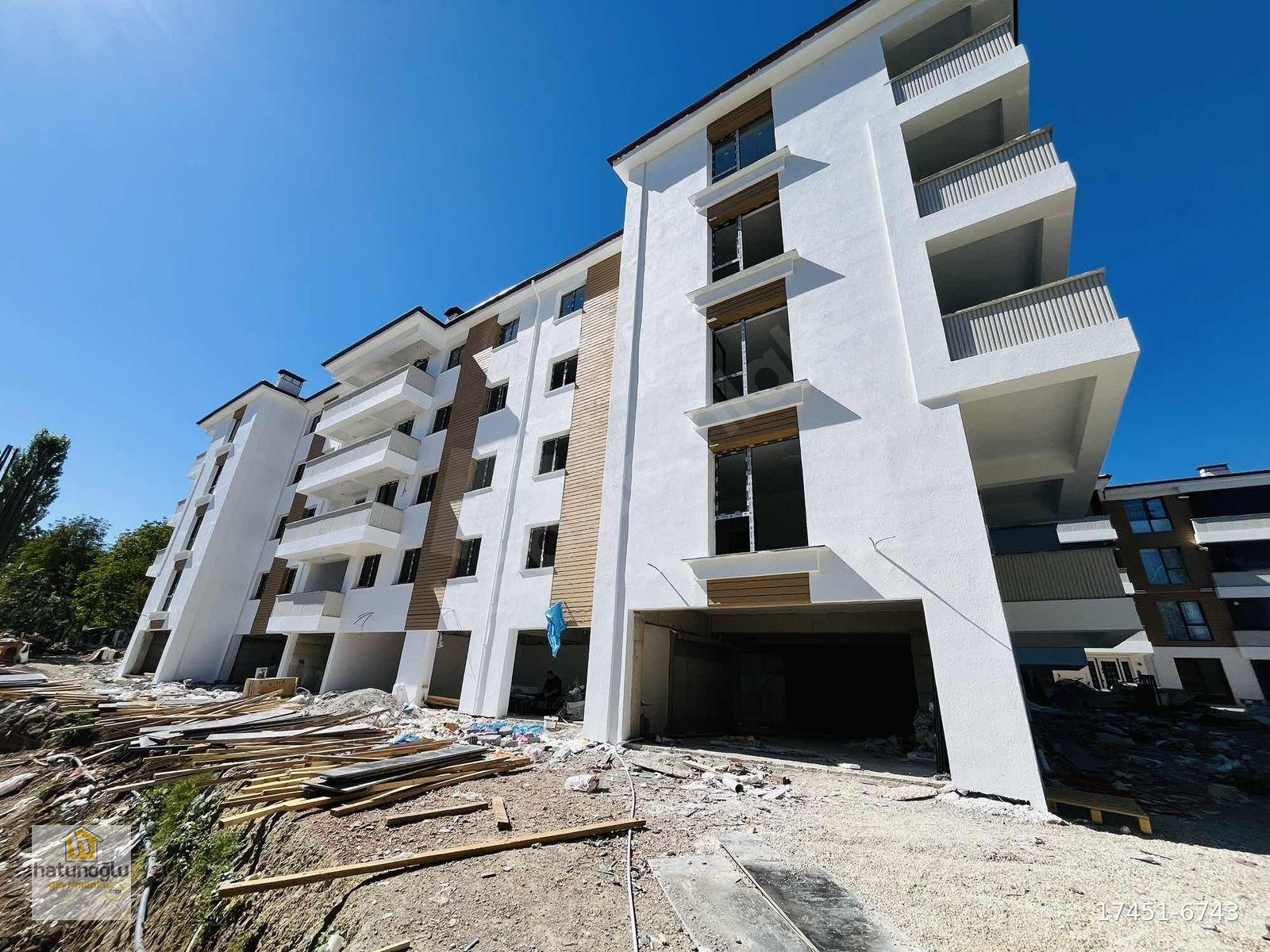 ALMUS MERKEZDE GÖL MANZARALI 2+1 DAİRE "HATUNOĞLU GAYRİMENKUL"