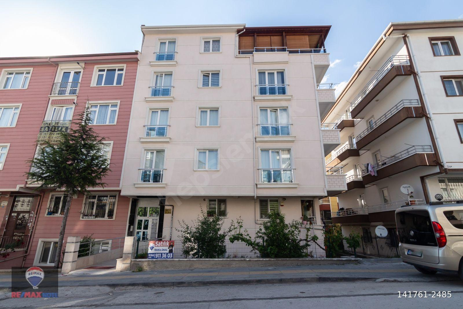 İstasyon Mahallesinde Teras Dubleks Satılık 4+1 Daire