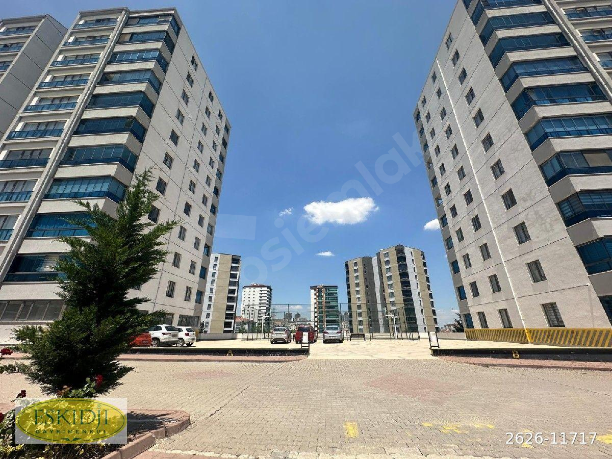 BAĞLICA MERMEROĞLU CADDESİNDE KAPALI OTOPARKLI SİTEDE GENİŞ 3+1 DAİRE