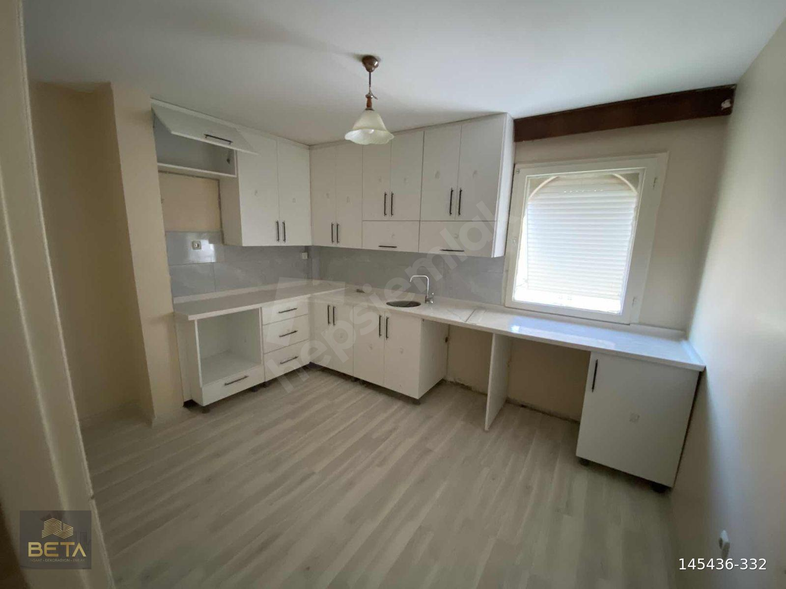 100.YIL MAH. 3+1 PARKELİ BOYALI ARA KAT KİRALIK DAİRE !