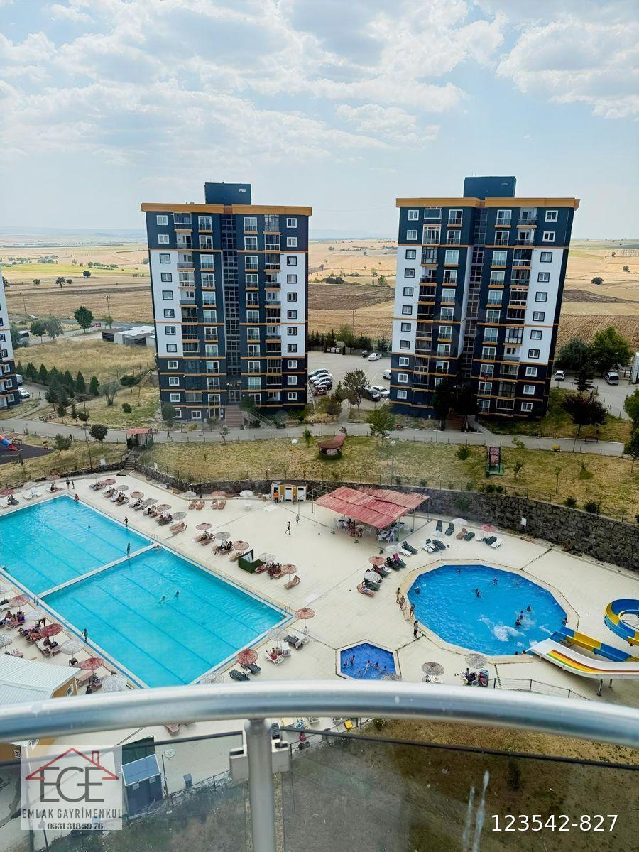 EGE EMLAK'TAN CUMHURİYET SİTESİNDE HAVUZ CEPHE KİRALIK 2+1 DAİRE