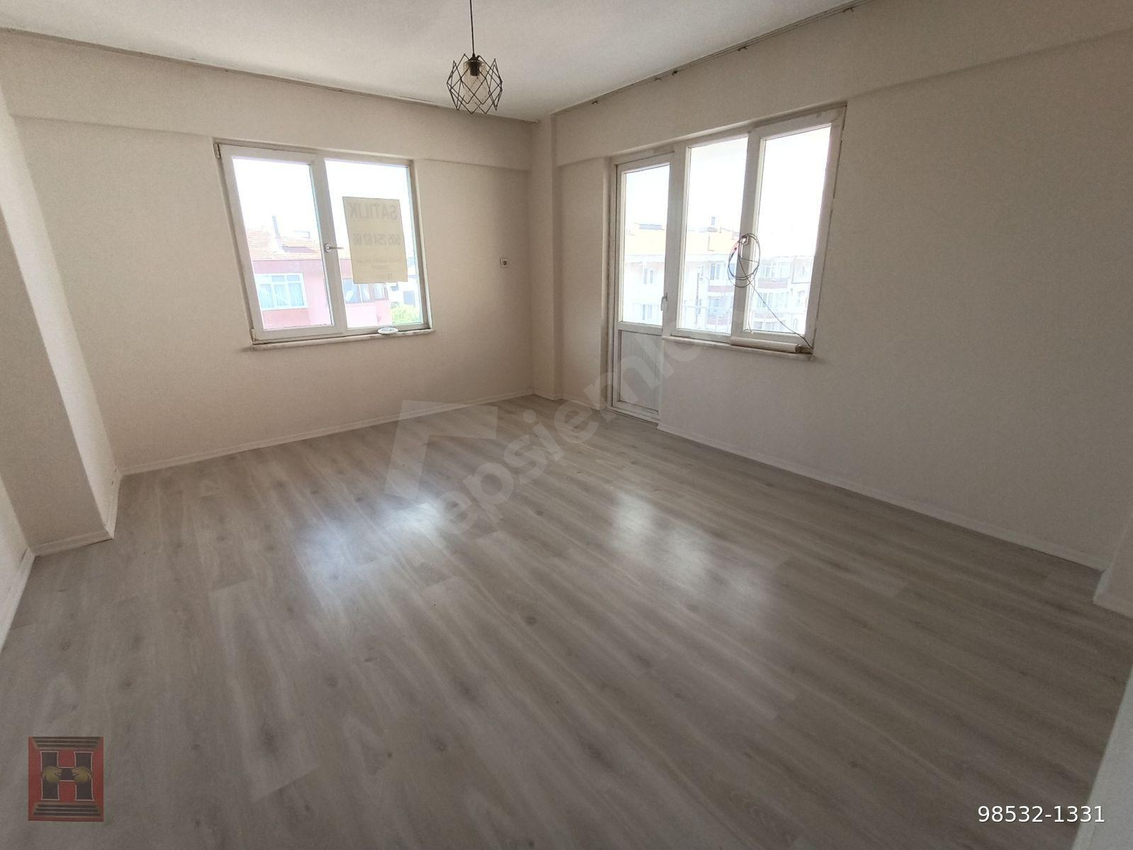 HAMDİ EMLAKTAN YALI MAHALLESİNDE ÖNÜ AÇIK 2+1 DAİRE