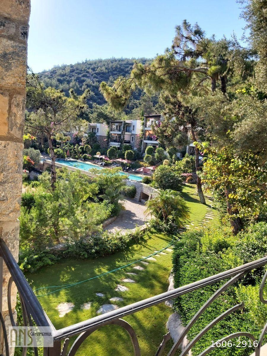 BODRUM MERKEZ DE HAVUZLU SİTEDE 2+1