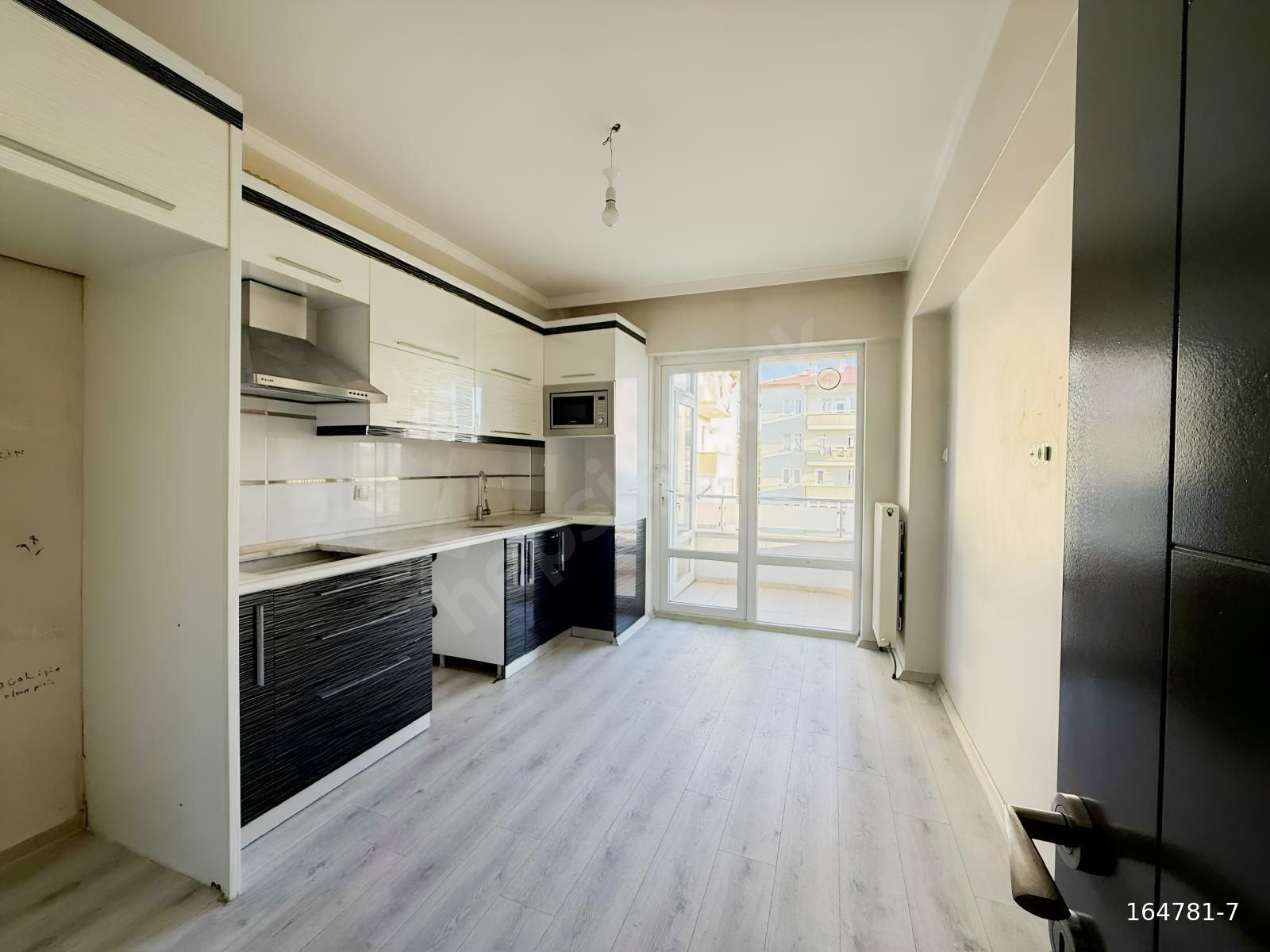 Bahçelievler Yeşilyurt Beyazpark Yanı 3+1 Satılık Daire