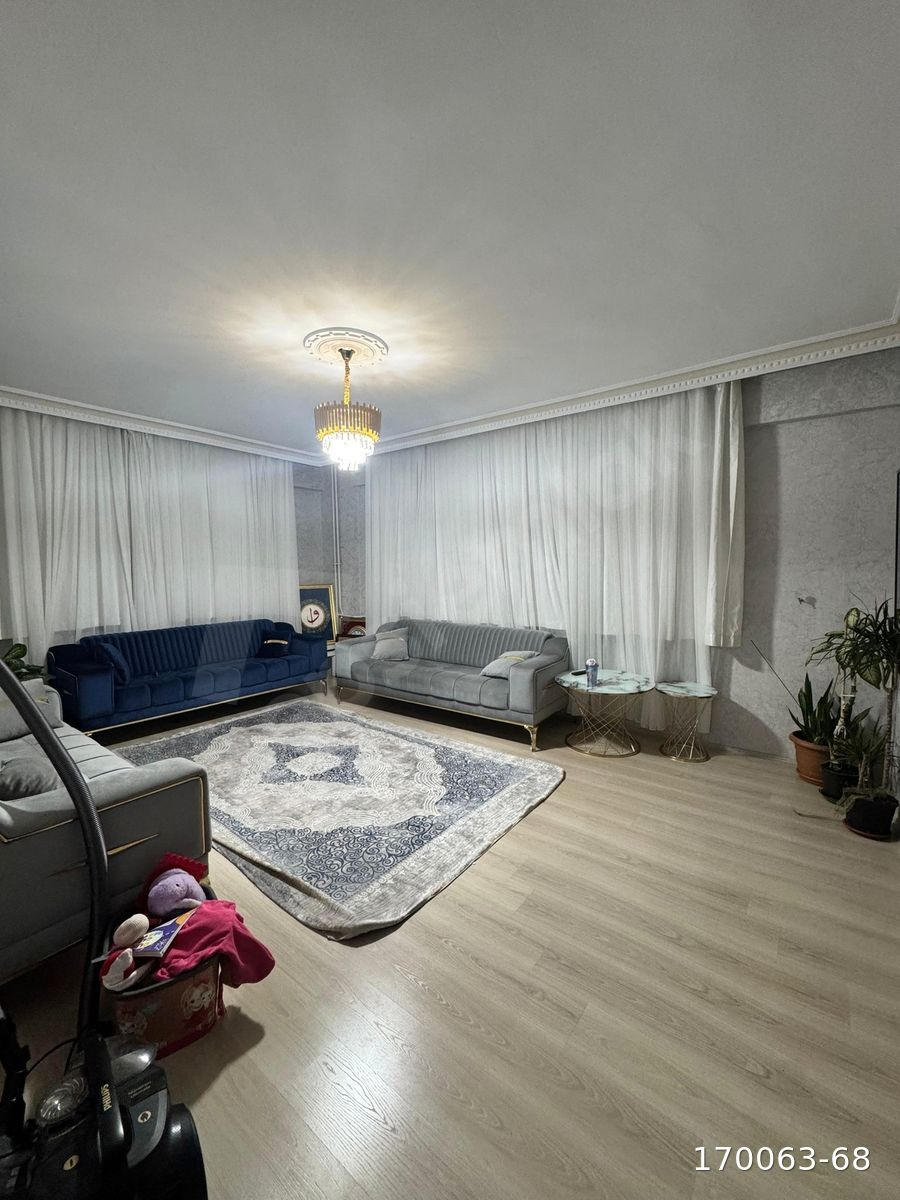 AKHÜYÜK SİTESİNDE BAKIMLI ARAKAT 3+1 SATILIK DAİRE