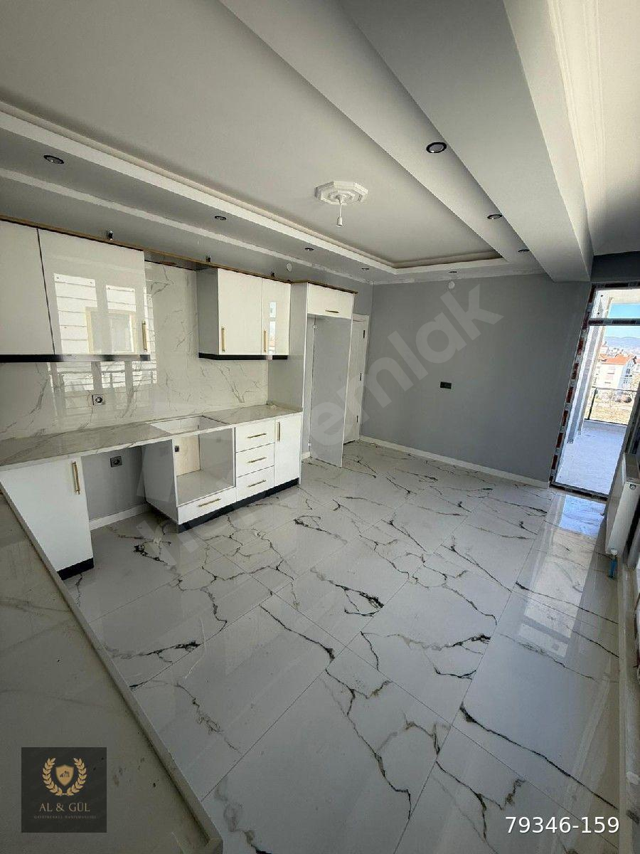 BURDUR MERKEZ BAĞLAR MAHALLESİNDE YENİ YAPI 3KAT ASANSÖRLÜ SATILIK 3+1 DAİRE.
