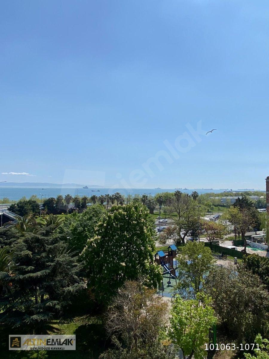 BAKIRKÖY SAKIZAĞACINDA MUHTEŞEM MANZARALI SATILIK DAİRE 2+1 110 M2