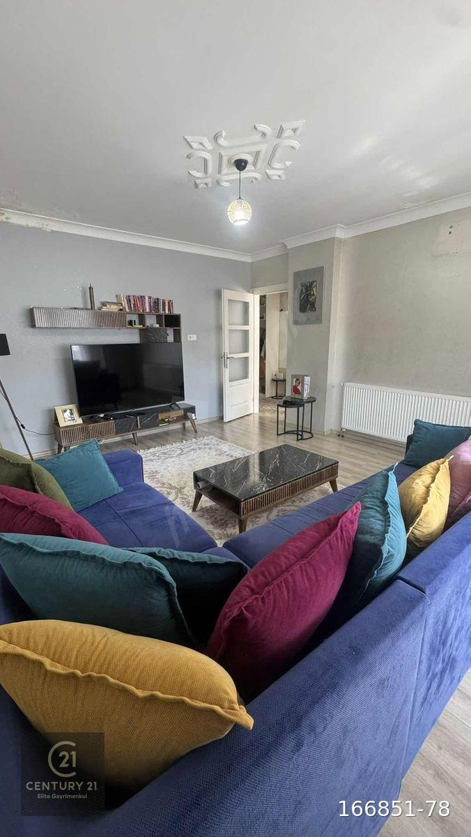 AVUKATLAR SOKAĞINDA 3+1 DOĞALGAZLI SATILIK DAİRE