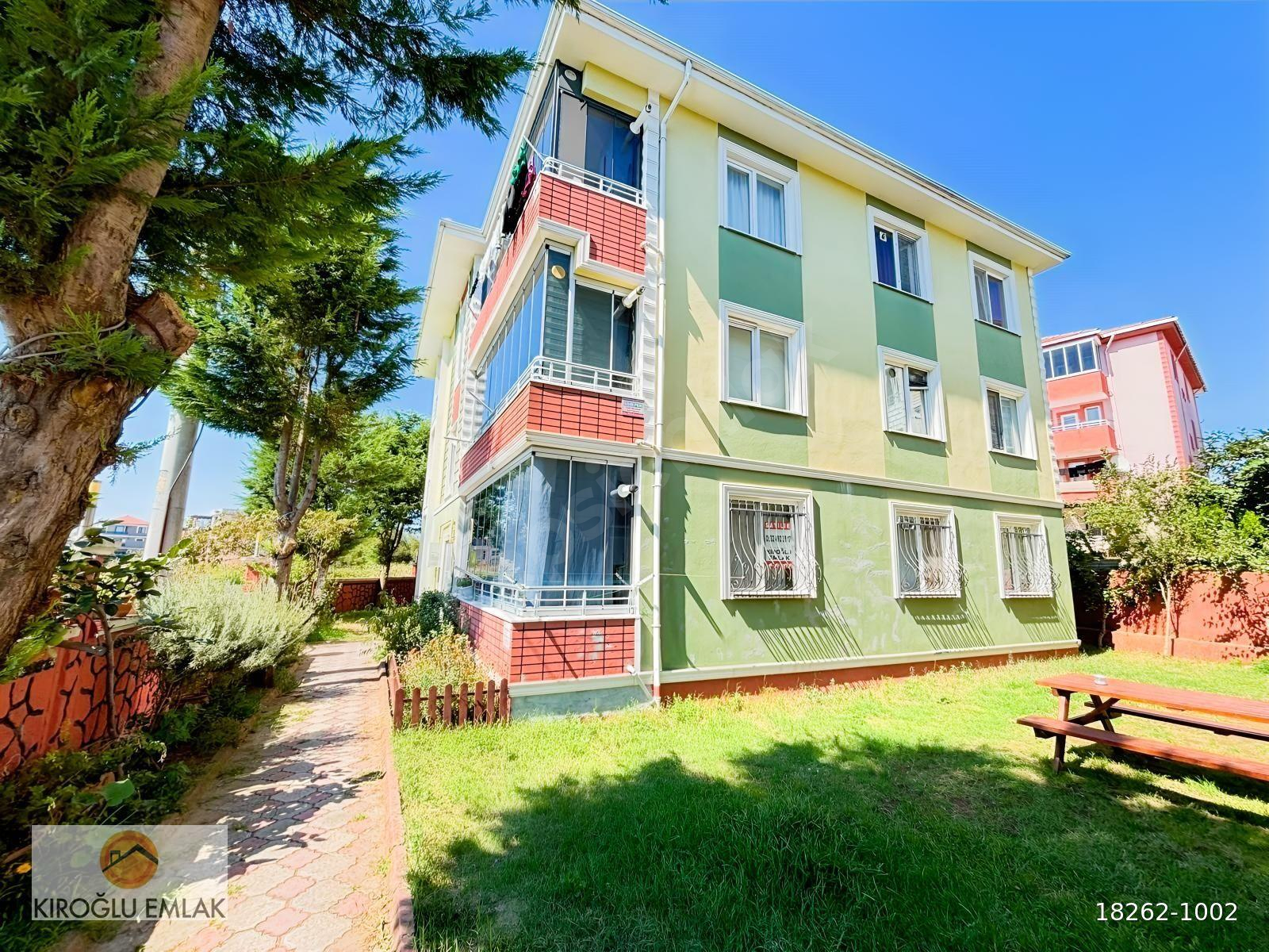 Satılık Geniş 2+1 Ayrı Mutfaklı Kullanışlı Daire!!
