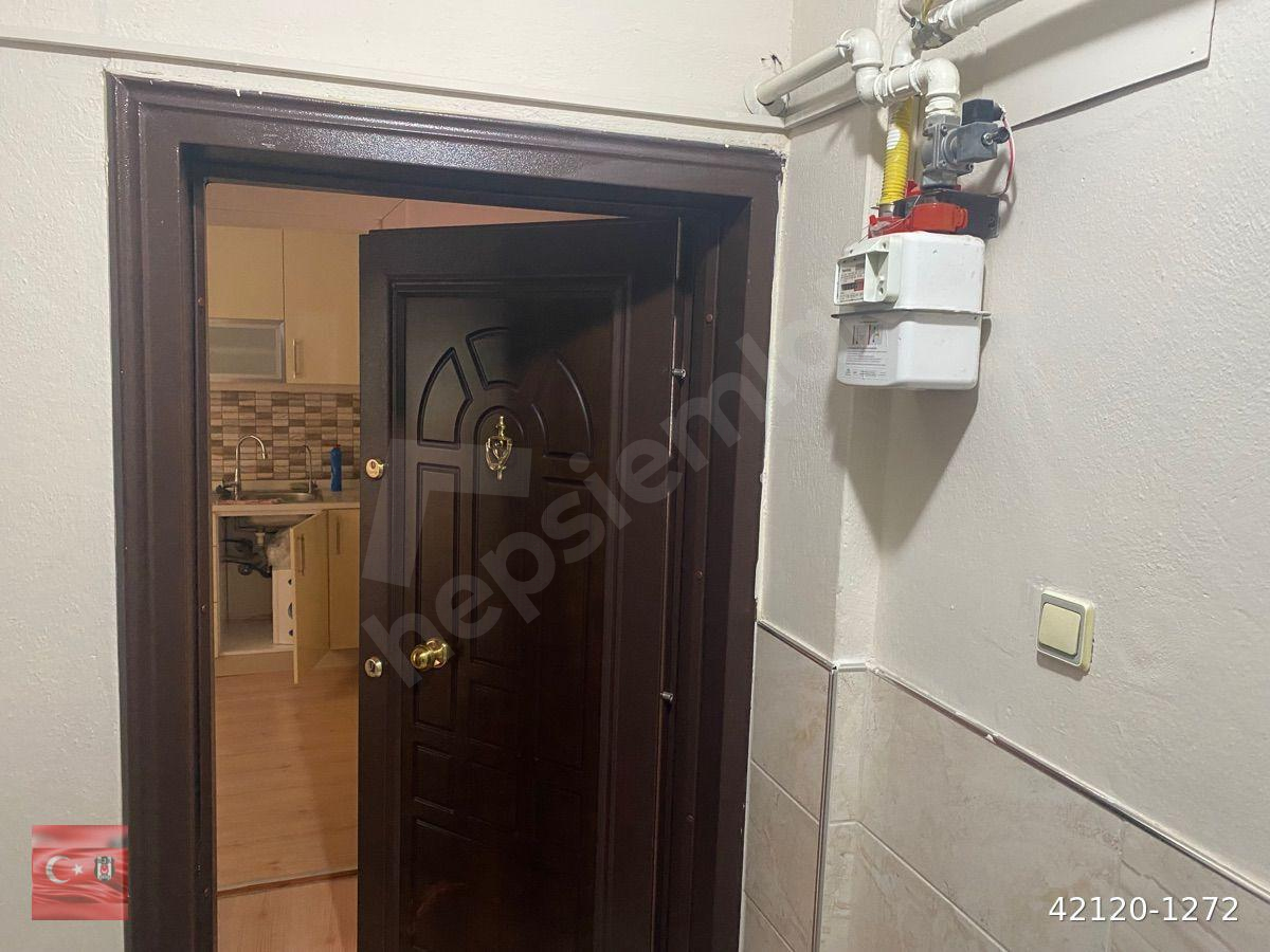 METRO YA YÜRÜME MESAFESİNDE 3+1 ARAKAT