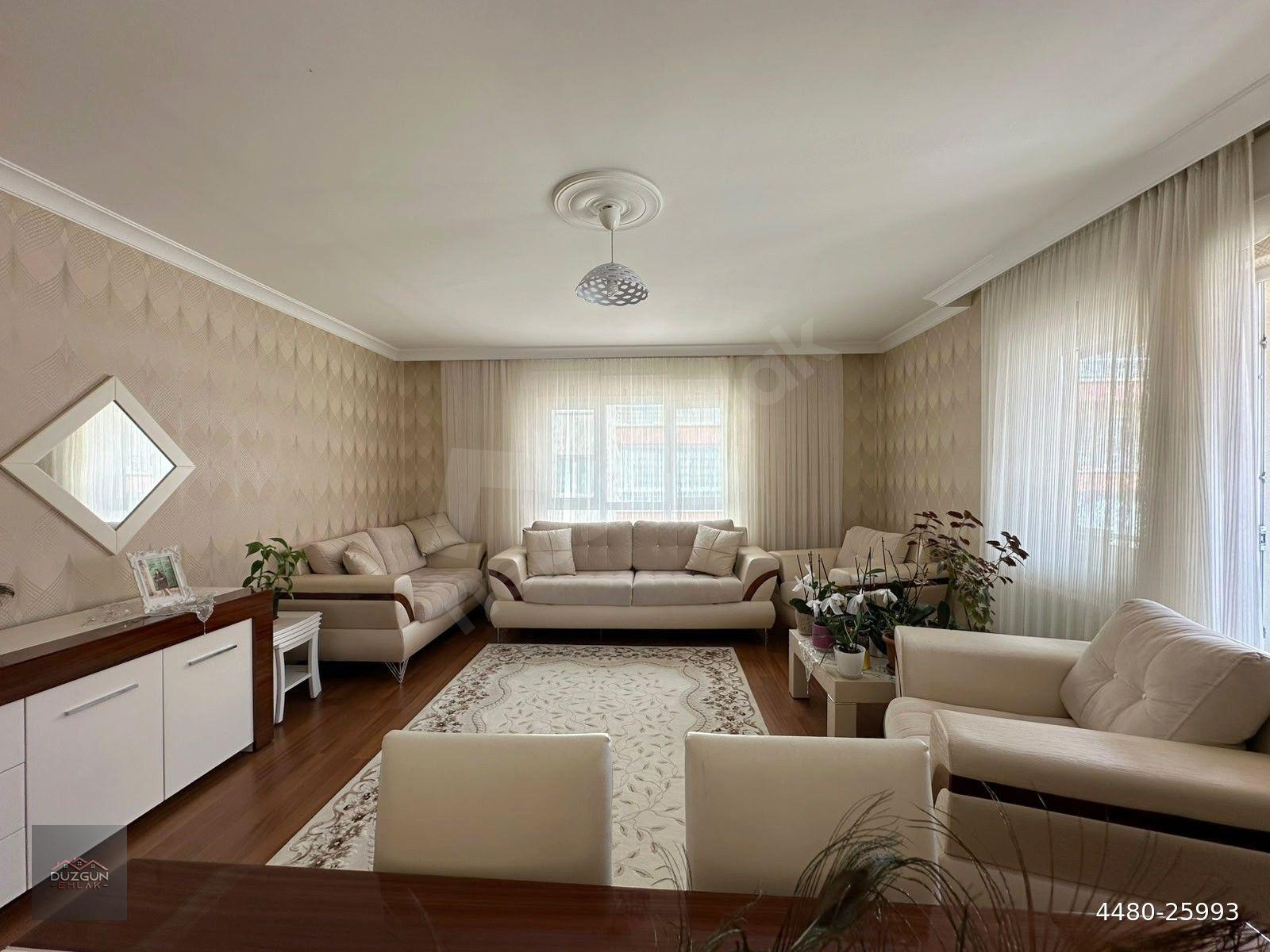 DÜZGÜN EMLAK'TAN HİCRET CAMİ YAKINI K.OTOPARKLI G.CEPHE ASANSÖRLÜ KATTA 4+1 DAİRE