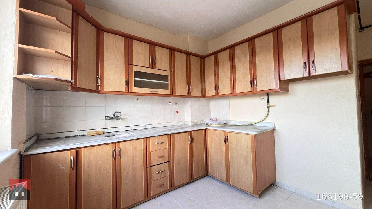 YENİ HASTANE BÖLGESİNDE SATILIK UYGUN FİYATLI & BAKIMLI 2+1 ÜST KAT DAİRE