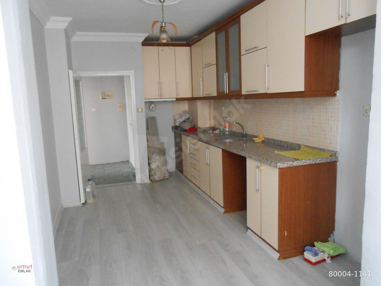 ADANA ÇUKUROVA BELEDİYE EVLERİ FİNAL OKULLARI KARŞISI BASIN KÖY SİTESİNDE SATILIK 3+1 TEMİZ DAİRE