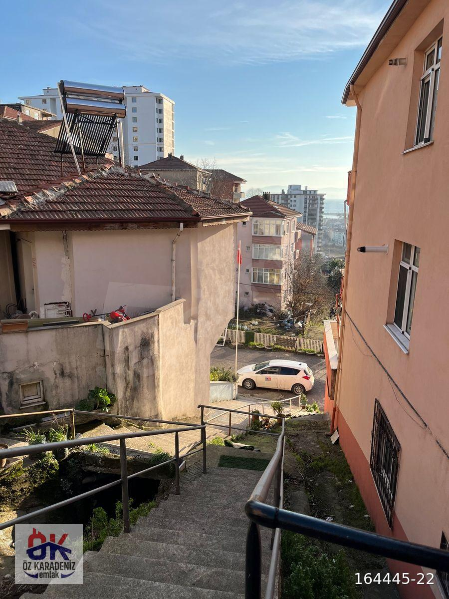 ÖZKARADENİZ EMLAKTAN CAVDARLIDA MÜSTAKİL BİNADA SATILIK 1+1