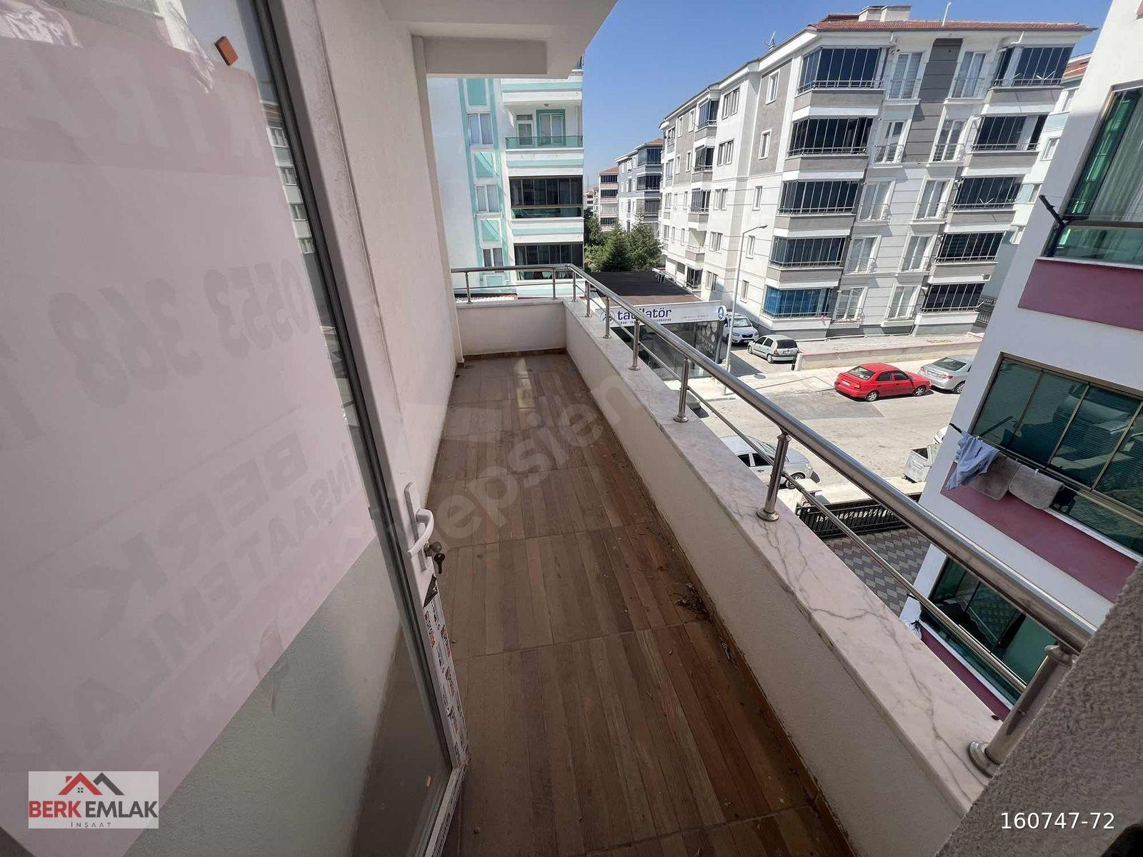 ÇİFTLİK CADDESİNDE MERKEZİ KONUMDA KİRALIK 3+1 SIFIR DAİRE
