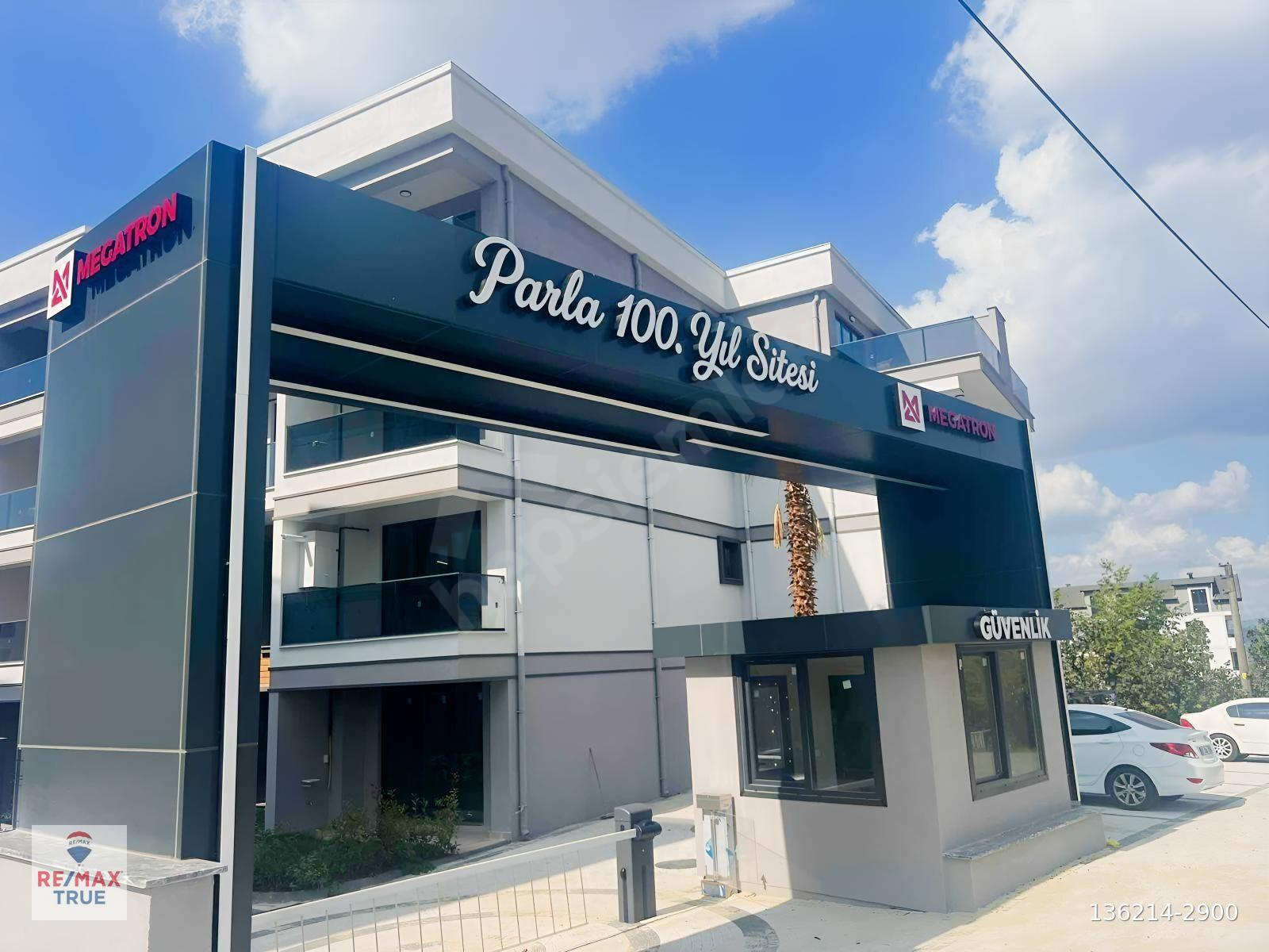 BAŞİSKELE PAŞADAĞ PARLA 100.YIL SİTESİNDE KİRALIK 1+1 DAİRE