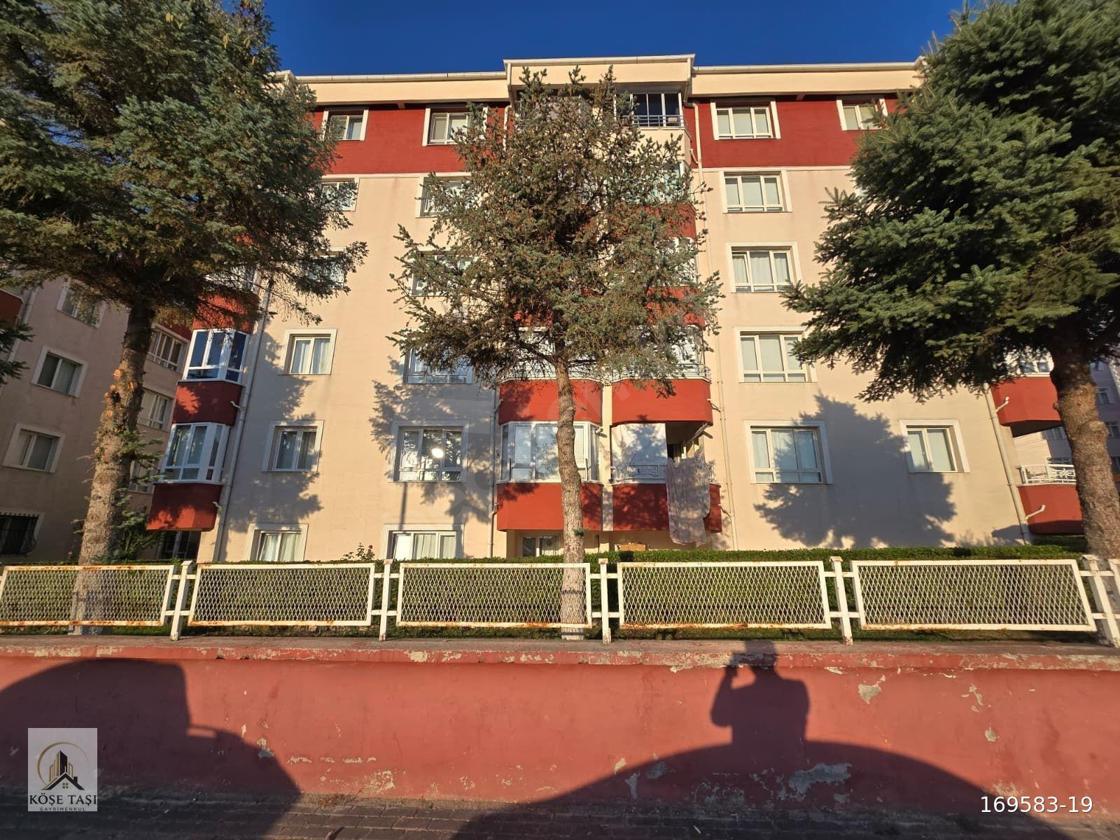 Ertuğrul Gazi Mahallesi Hürriyet Caddesinde 3+1 Geniş Daire