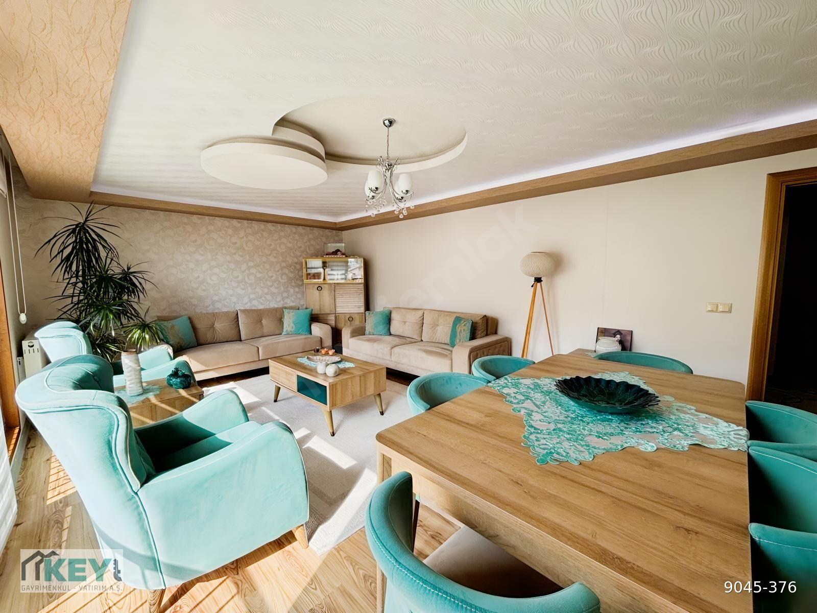 UYANIŞ MERKEZ 5. ORTA KAT KAPALI GARAJ 3 CEPHELİ 4+1 DAİRE
