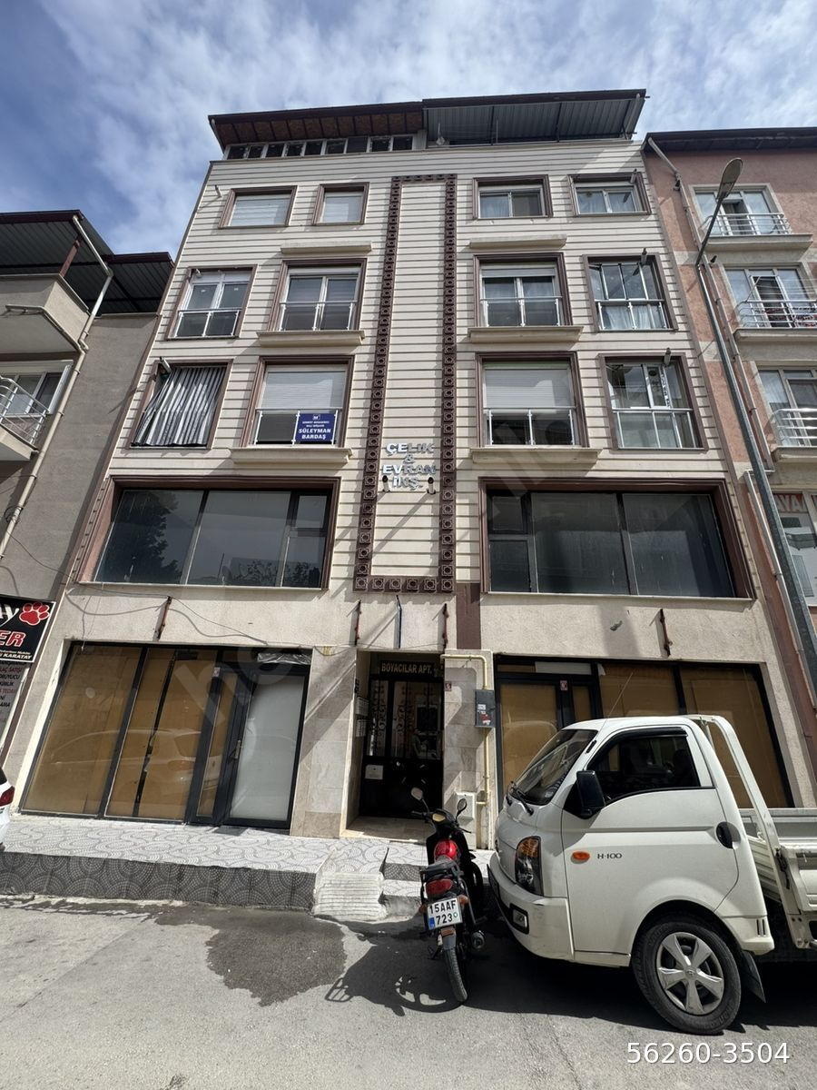 BURDUR MERKEZ ÖZGÜR MAHALLESİNDE EŞYALI KİRALIK 2+0 DAİRE