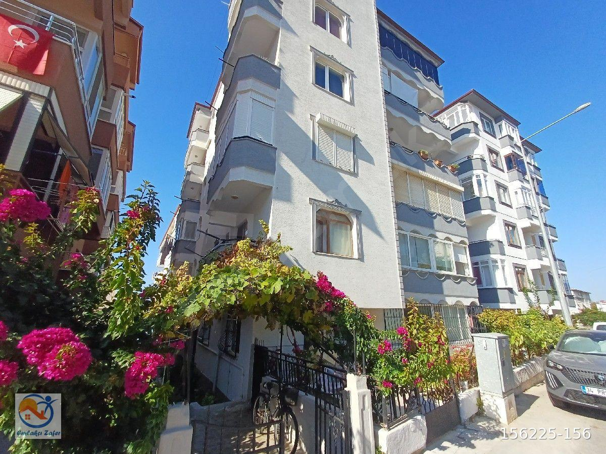 CADDE ÜZERİ BAKIMLI 1. KAT
