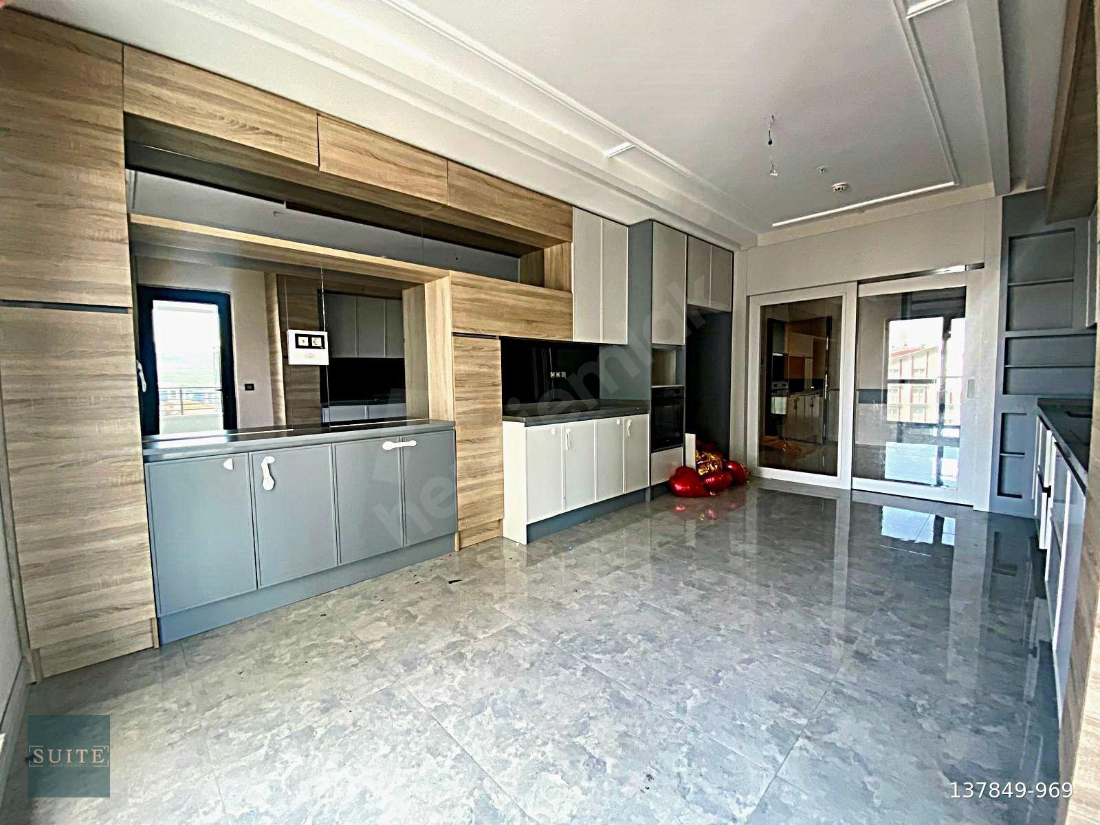 STA TOWERS'TA E.BANYOLU GİYİNME ODALI LÜKS YAPILI 4+1 SATILIK