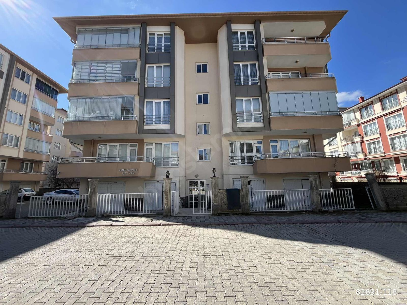 CANCAN'DAN YARENLER MAH.KÖŞE CEPHE 3+1 DAİRE GARAJLI SATILIK