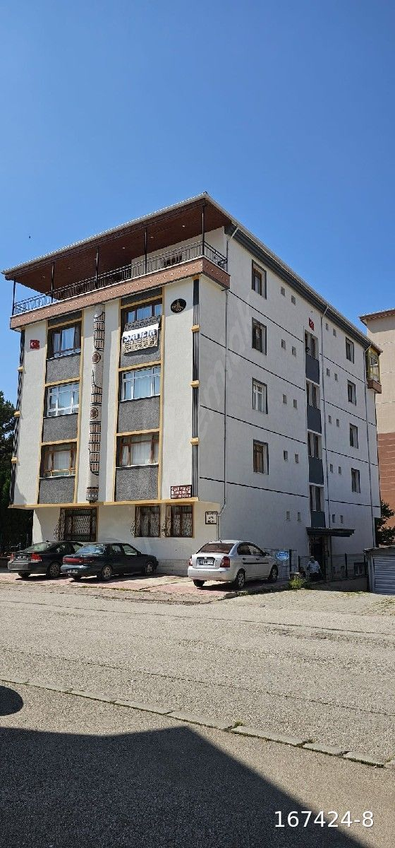 **YARDIMCI GAYRİMENKUL*DEN**3.KATTA 3+1 MERKEZ DE MASRAFSIZ