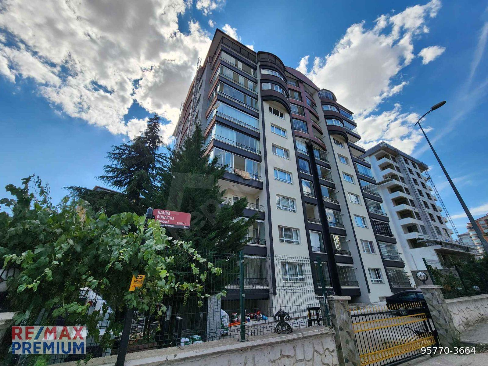 MAMAK EGE MAHALLESİ'NDE DOSTLAR SİTESİNDE SATILIK 3+1
