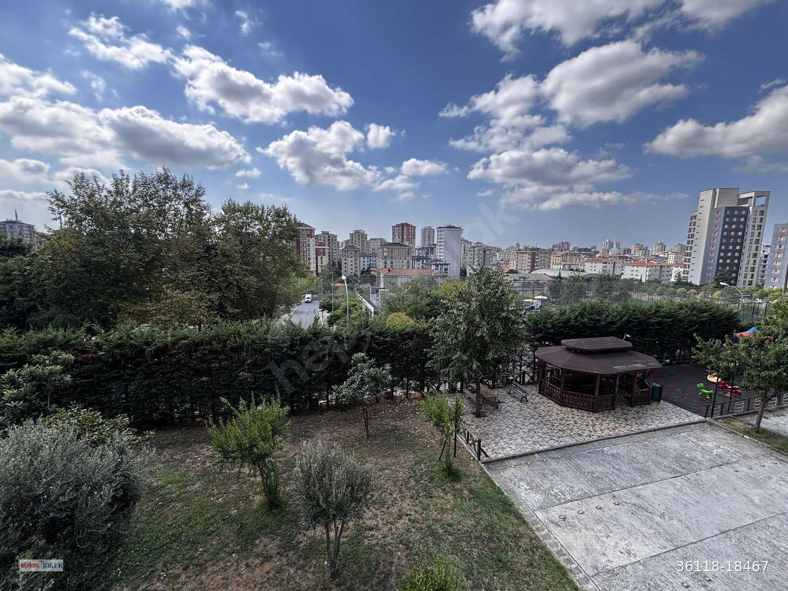 Ataşehir Küçükbakkalköy Demet Sitesi Masrafsız Balkonlu 3+1